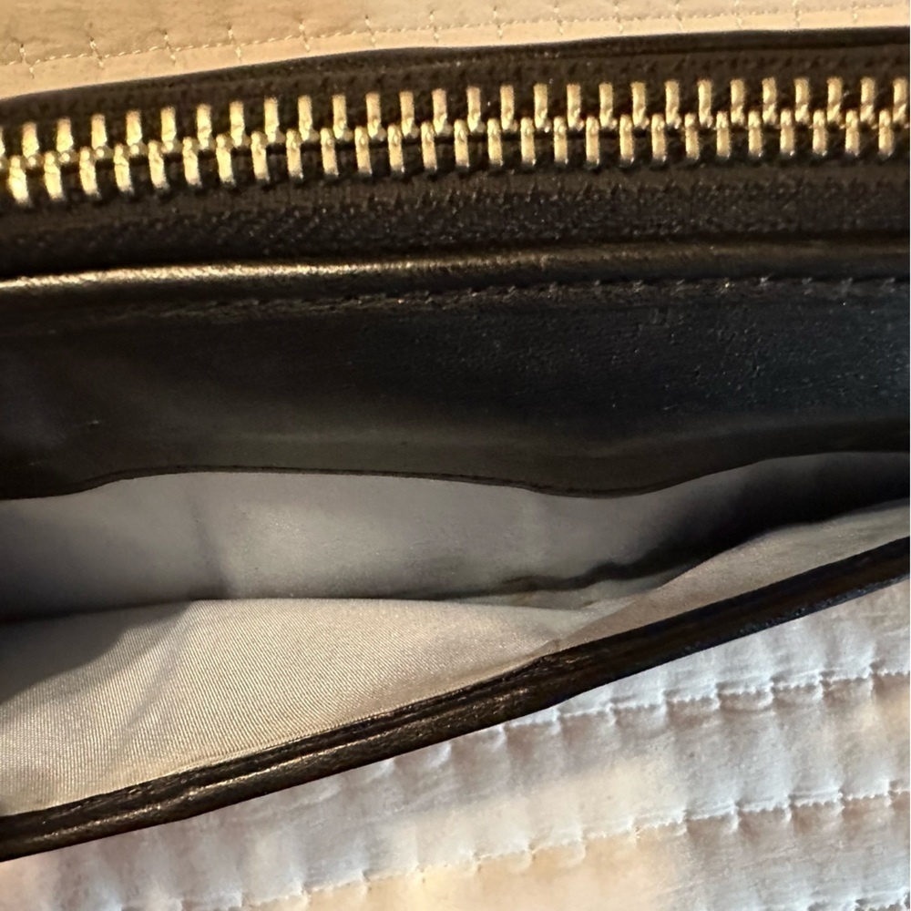 COACH  Soho wallet featuring a distinctive silver-tone buckle accent - Picture 5 of 10